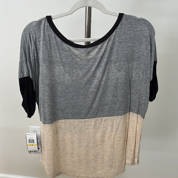 Bronx New York 1978 Short Sleeve embellished top - Picture 7 of 9